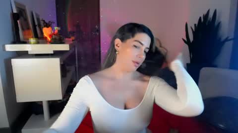 Snapshot of myahangel chatting on 04.15.26 Myah Angel online show from 04.15.26