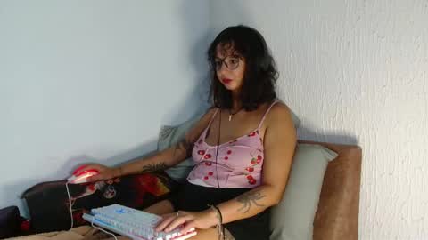 Snapshot of myamillor chatting on 03.04.26 myamillor online show from 03.04.26