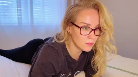 Mya-be Yours P online show from 11.03.25