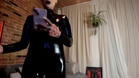 Snapshot of mydoc_lolac chatting on 02.20.26 Lola online show from 02.20.26