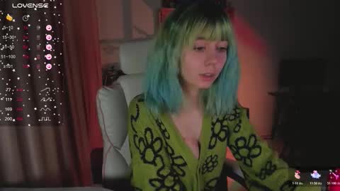 Snapshot of mylaweb chatting on 03.25.26 MylaFlores online show from 03.25.26