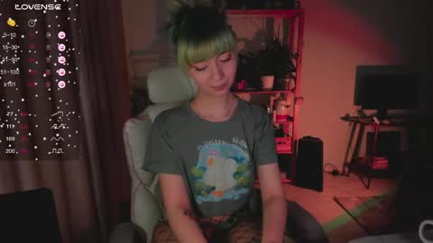 Snapshot of mylaweb chatting on 03.31.26 MylaFlores online show from 03.31.26