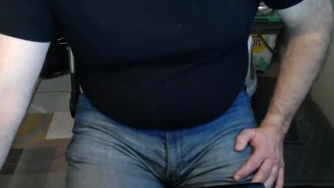 Just hanging out - No pressure online show from 03.08.26