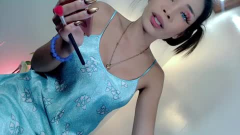 Snapshot of mysterious_olivia chatting on 06.17.26 Olivia online show from 06.17.26