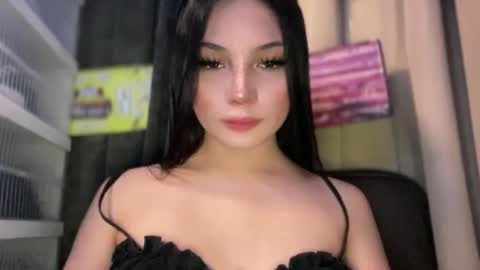 UR GIRL NEXTDOOR online show from 04.27.26