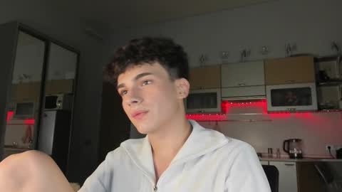 Snapshot of mystic_evan chatting on 09.16.25 Evan Brown online show from 09.16.25