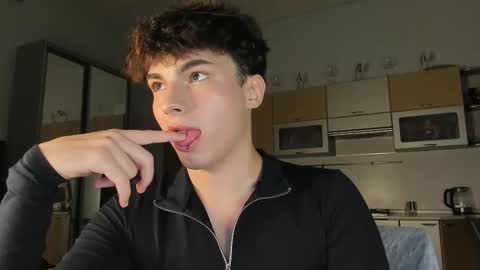 Snapshot of mystic_evan chatting on 10.06.25 Evan Brown online show from 10.06.25