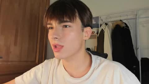 Snapshot of mystic_evan chatting on 10.20.25 Evan Brown online show from 10.20.25