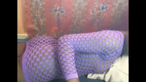 Snapshot of mystic_linna chatting on 11.25.25 mystic_linna online show from 11.25.25