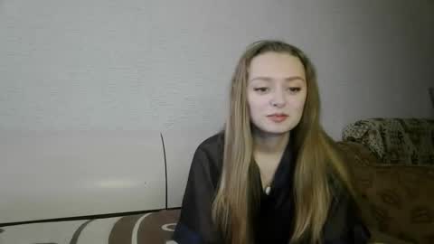 Snapshot of mysticglimmer chatting on 11.20.25 Anika online show from 11.20.25