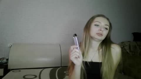 Snapshot of mysticglimmer chatting on 12.18.25 Anika online show from 12.18.25