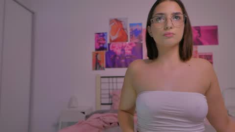 Snapshot of naalani chatting on 01.12.25 Naalani online show from 01.12.25