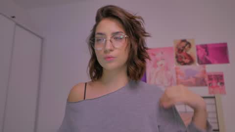 Snapshot of naalani chatting on 01.13.25 Naalani online show from 01.13.25