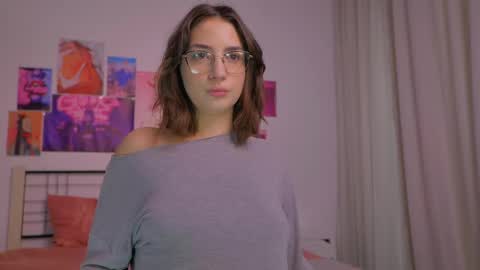 Snapshot of naalani chatting on 02.18.25 Naalani online show from 02.18.25