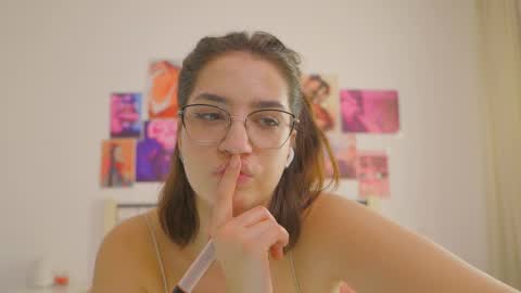 Snapshot of naalani chatting on 02.20.25 Naalani online show from 02.20.25