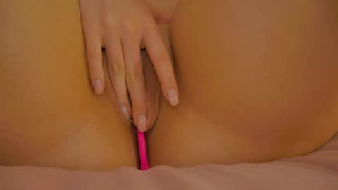 Snapshot of naalani chatting on 02.25.25 Naalani online show from 02.25.25