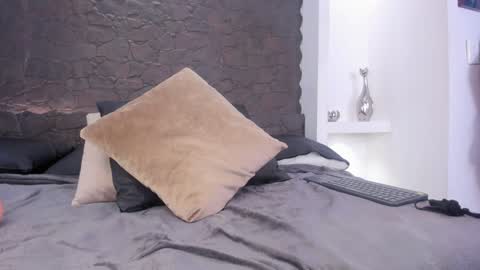 Snapshot of nabii_ chatting on 01.16.25 online show from 01.16.25