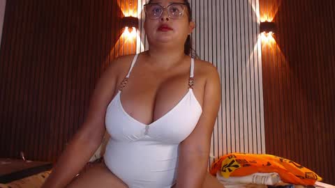 Nadia online show from 05.02.26