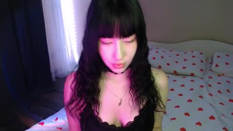 Naemi online show from 10.26.25