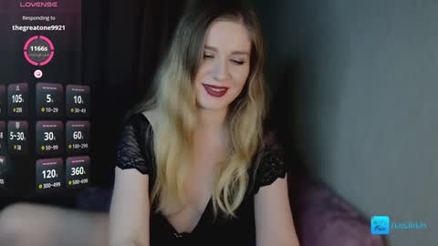 Snapshot of nagainas chatting on 01.10.25 nagainas online show from 01.10.25