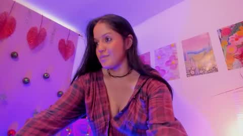 Snapshot of naharasoler chatting on 12.13.25 Nahara Soler online show from 12.13.25