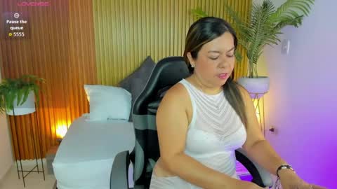 Snapshot of nahia_13 chatting on 06.04.26 N A H I A online show from 06.04.26