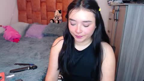 nahia cute     only   online show from 11.21.25