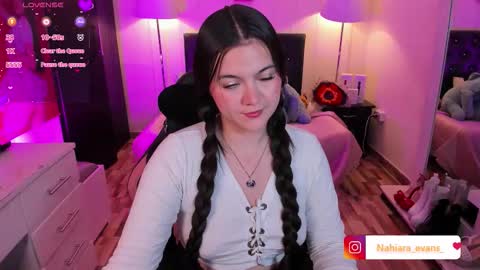 NAHIARA EVANS online show from 03.10.26