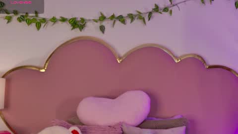 NahiaraReina  online show from 06.22.26