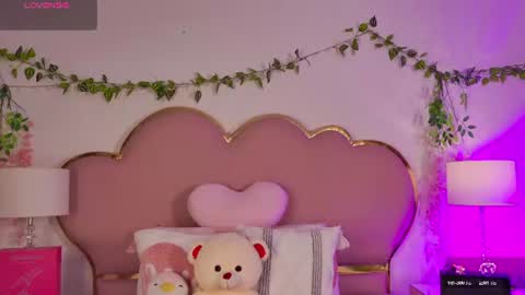 NahiaraReina  online show from 07.06.26