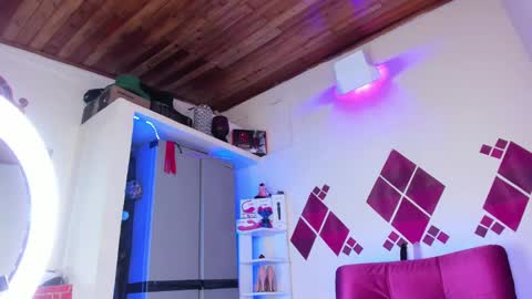 Snapshot of nahlaghaada chatting on 01.25.25 Nahla online show from 01.25.25