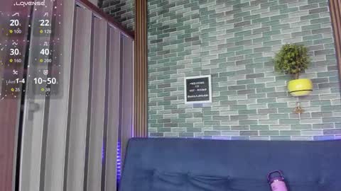 Snapshot of nahlaghaada chatting on 10.17.25 Nahla online show from 10.17.25