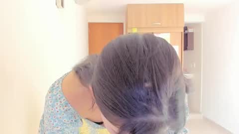 independent model online show from 01.13.25