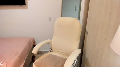 independent model online show from 11.07.25