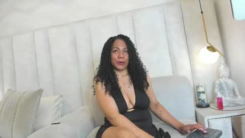 Nahomi Dominique online show from 06.24.26