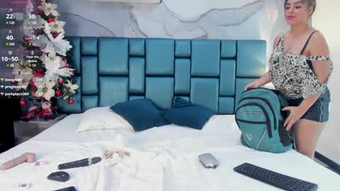 Nahomi online show from 12.17.24