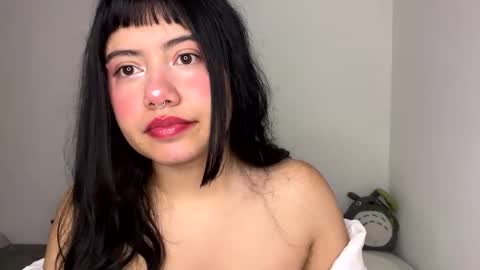 Snapshot of nahomy_joness chatting on 04.11.26 nahomy online show from 04.11.26