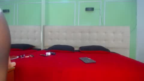 Nahomyy jamess online show from 03.06.25