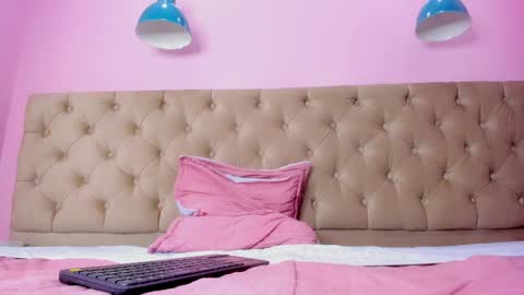 Nahomyy jamess online show from 03.11.25