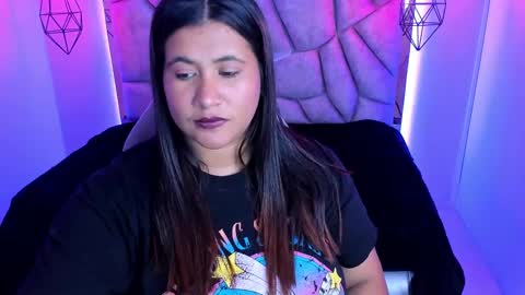 Snapshot of naia_karter chatting on 01.10.25 online show from 01.10.25