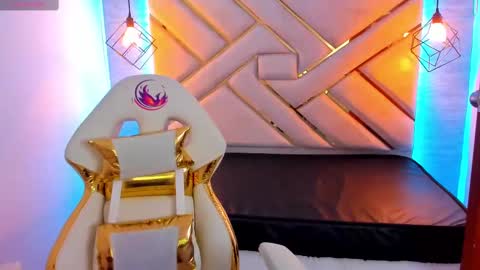 Snapshot of naia_karter chatting on 01.19.25 online show from 01.19.25