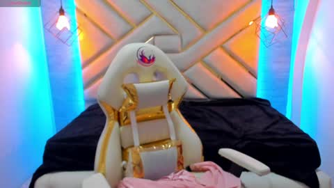 Snapshot of naia_karter chatting on 02.01.25 online show from 02.01.25