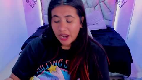 Snapshot of naia_karter chatting on 02.08.25 online show from 02.08.25