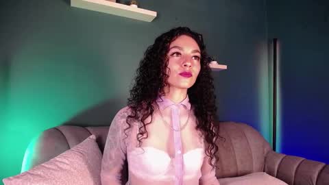 Snapshot of naia_xo chatting on 01.28.25 Ana online show from 01.28.25