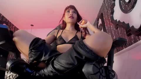 Naila online show from 02.22.25