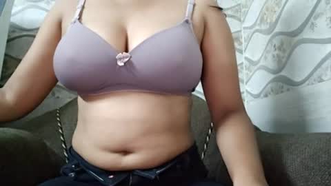 Snapshot of naina00123 chatting on 07.16.26 Naina online show from 07.16.26