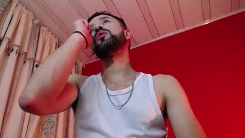 Snapshot of nainpaulo chatting on 11.08.25 nainpaulo online show from 11.08.25