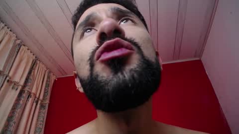 Snapshot of nainpaulo chatting on 11.14.25 nainpaulo online show from 11.14.25