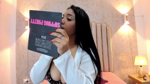 Snapshot of naisharousell chatting on 12.26.24 Naisha Rousell online show from 12.26.24