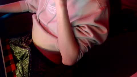 Snapshot of naj8 chatting on 12.04.25 Drew online show from 12.04.25